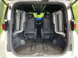 普段のお買い物や通勤、送迎等に十分な荷室スペースを確保しております。セカンドシートを倒すと、大きな荷物の積載も可能です♪