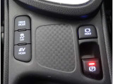 電動パーキングブレーキを搭載。スイッチ操作でパーキングブレーキを作動・解除することが可能ですので、操作の力が不要ですよ♪
