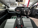 インパネ廻りの写真です。フロアーCVTですので、運転がしやすいです。カロッツェリアHDDナビ付きですので、ドライブやご旅行にとても便利です。