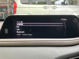 多彩なソースに対応し、車内を最高の音響空間に変えます。お好みの音楽で、長距離ドライブも楽しく過ごせるでしょう。