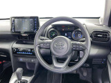 運転席まわりです。 各操作スイッチは使いやすい位置に配置されてます。
