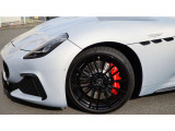 メーカーオプション装備:20・21インチペガソグロッシーブラックホイール、レッドーキャリパー。☆無料通話番号☆0078-6002-354690
