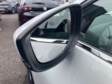 RCTA機能付BSM RCATは後退する時左右後方に接近した車両を検知して警告、BSMは後方から接近する車両の存在を知らせ、車線変更時の後方確認を支援するシステムです。