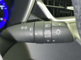 【オートライト】車外の明るさに応じて自動的にライトの点灯・消灯をしてくれます