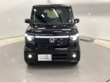 お客様に安全で快適なカーライフをお送りいただくために、中古車にも高いレベルの品質基準を設け、その基準に従って、全ての中古車について納車前整備を実施しています。