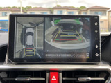 後方確認をサポートするモニターは、安全な運転に貢献します。狭い道や駐車時にも、より安心して操作できます。