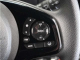 ◆アダプティブクルーズコントロール◆予め設定した車速内でクルマが自動的に加減速。前走車との適切な車間距離を維持しながら追従走行します。【LKAS】車線維持支援システムでステアリング操作を支援。