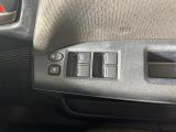 【パワーウインドウ】運転席のスイッチで、各席の窓ガラスの開閉ができます!あると便利ですよね!