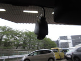 後方用のカメラも備えてあるので『あおり運転』にも対応ができて安心です。ドライブレコーダーは必需品ですね。使うことの無い事が良いのですが・・・(※別途SDカードが必要です)