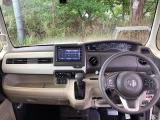フロントガラスが大きく、ワイドな視界で運転もしやすくなるように、設計されています。