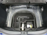【車載工具】タイヤ交換には必需品ですね!万が一に役立つ工具です。緊急時に備え、使い方をしっかり覚えておきましょう。