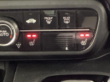 運転席と助手席にシートヒーターが付いています☆寒い時期に腰周りを温めてくれるので体全体が温まりやすいのは勿論、暖房と違い顔に風が当たらないので、乾燥肌やドライアイの方でも大丈夫☆
