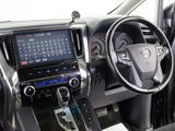 ★使いやすさや安全性を追求したステアリング周り!高級車ゆえにスイッチ類が多いのも特徴ですね!考え尽くされた配置ですぐに使いこなす事が出来ますのでご安心下さい!是非、体感してみて下さい!!