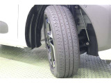 タイヤサイズ 185/65R15。