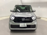 お客様に安全で快適なカーライフをお送りいただくために、中古車にも高いレベルの品質基準を設け、その基準に従って、全ての中古車について納車前整備を実施しています。