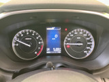視認性の高いメーターで、運転に必要な情報をしっかり把握できます。落ち着いたデザインで、運転に集中できる空間です。