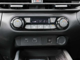 オートエアコンですので、車内を快適な空間に出来ます♪