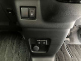 運転席シートヒーター。シガーソケット、USB-A。