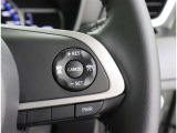 【レーダークルーズコントロール(追従機能付)】アクセルを踏まなくても、車間制御モードは、先行車に合わせた追従走行を行い、自動的に加速・減速・停止をします。定速制御モードは、一定の車速で走行できます