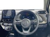 運転席まわりです。 各操作スイッチは使いやすい位置に配置されてます。