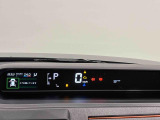TFTカラ-マルチインフォメ-ションディスプレイ4.2インチの液晶画面に、安全・安心のコンテンツやオ-トエアコンのステ-タスなど、さまざまな運転情報を表示し見やすさにこだわったメ-タ-です♪