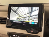 バックも安心のバックカメラ付いています。バックカメラがあると、いつでも安全にバックできますね。死角も減ります。