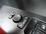 駐車時や狭い道でのすれ違い時に気を使うミラー。電動格納式ドアミラーはそんな時に便利です。