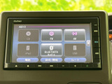 CDやラジオ、Bluetooth接続など、多彩な音源に対応。お好みの音楽を車内で楽しめます。快適なドライブのお供に、こだわりのサウンドを。