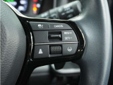 ◆アダプティブクルーズコントロール◆予め設定した車速内でクルマが自動的に加減速。前走車との適切な車間距離を維持しながら追従走行します。【LKAS】車線維持支援システムでステアリング操作を支援。