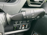 操作しやすいウインカーレバーは、安全な車線変更をサポートします。直感的な操作性で、スムーズな運転を可能にします。