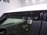 ★ドアバイザー★雨天時に窓を開けても濡れにくく車内に雨が入り込むのを防ぎながら換気ができます(^^♪