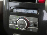 オートエアコンで車内はいつでも快適です♪