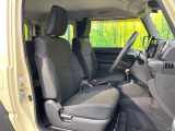 運転席シート廻りは使用感も少なく、良好な状態となっています。前オーナー様が丁寧に使っていたことがよくわかりますね。