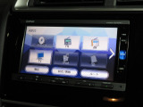 ナビゲーションは純正メモリーナビ(VXM-164VFi)を装着しております。AM、FM、CD、DVD再生、Bluetooth、フルセグTVがご使用いただけます。初めて訪れた場所でも安心ですね!