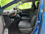運転しやすい運転席周り。操作しやすい配置で、安全運転をサポートします。上質な素材が、快適なドライブを演出します。見やすいメーター類です。