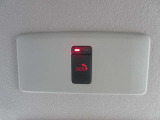 【SOSコールスイッチ】急病時やあおり運転等の危険を感じたときには、SOSコールスイッチを押して下さい。事故発生時には、エアバック展開と連動し自動通報され、オペレーターが緊急連絡をサポート致します。