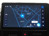 ディスプレイオーディオ(コネクティッドナビ対応)PLUS搭載。T-Connectご契約で2027年2月まで無償で利用できるナビ(期限到来後は有償)と、解約後も利用できる車載ナビが搭載されています。