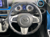 【純正革巻きステアリング】上質な革を使用することで、手にしっかり馴染みとても運転しやすいハンドルです♪