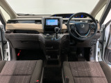 【前方視界】開放的な前方視界!運転がしやすく疲れにくいです♪窓が大きく、見通しがとっても良いおクルマですよ♪
