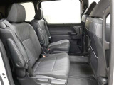 ゆとりある広々とした車内空間は、ドライブを始め買い物やレジャーなど、幅広く活躍します。一人でもみんなとでもお出かけを楽しみましょう!