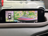 後方状況をクリアに映し出し、安全な駐車をサポート。狭い場所でも安心して操作できます。