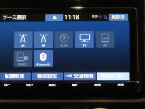 AM/FMラジオ・フルセグTV・Bluetooth機能付き。CD/DVDの再生も可能です。