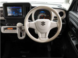フロントSRSエアバッグは車両前方から乗員が重大な傷害を受けるおそれのある大きな衝撃を受けた場合に作動し、シートベルトが身体を拘束する働きと併せて前席乗員の頭部や胸部などへの衝撃をやわらげる装置です。