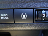 ◆セーフティ・シールドスイッチ◆車線中央付近を走行するようにステアリングを制御し、ハンドル操作を支援します。