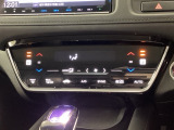 運転席と助手席にシートヒーターが付いています☆寒い時期に腰周りを温めてくれるので体全体が温まりやすいのは勿論、暖房と違い顔に風が当たらないので、乾燥肌やドライアイの方でも大丈夫☆
