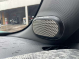 harman/kardon製 HiFi ラウド・スピーカー・システムを搭載しております。
