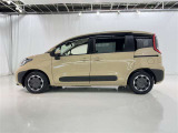 両側パワースライドドア付きだから、狭い駐車スペースなどでの 乗り降りラクラク!小さなお子さまのいるご家庭には嬉しい装備。