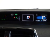 視点移動が少ないセンターメーター、ロングドライブも疲れません。