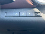 運転席右側にあるスイッチです。ステアリングヒーターが付いているので手元が温かくなります。