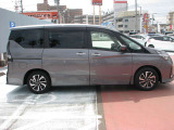 両側オートスライドドア 両側ドアを電動で開閉出来ます。